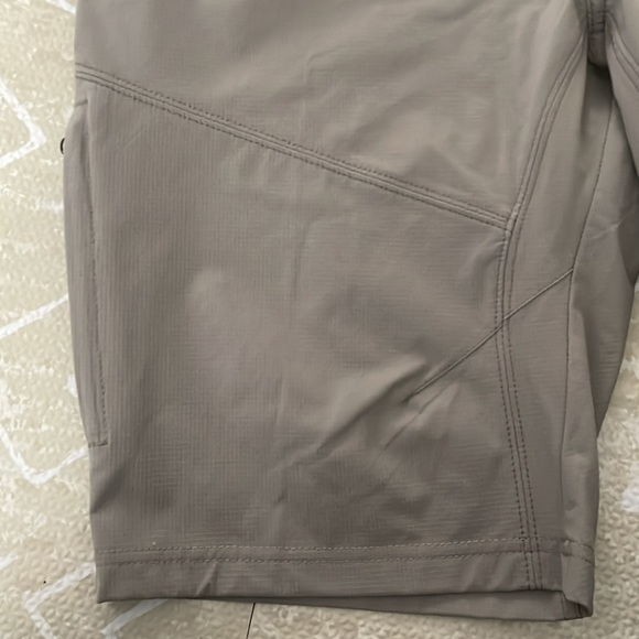 Kuhl Men’s Shorts - Picture 4 of 4